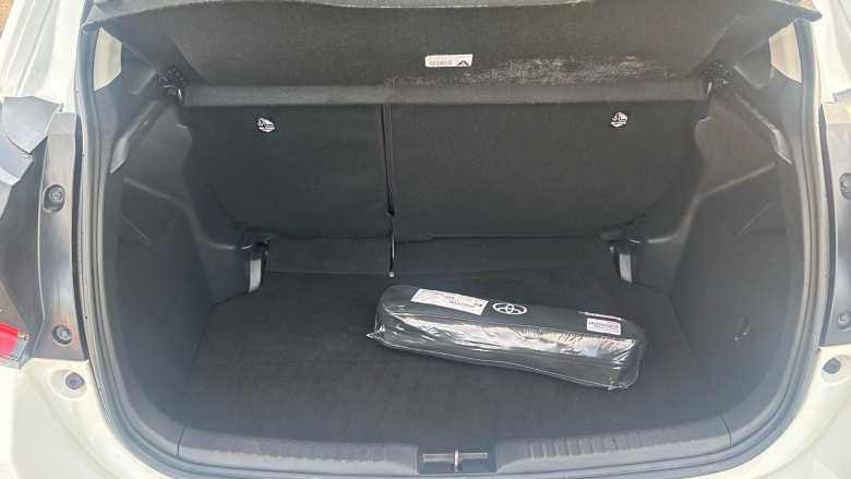 Toyota Yaris 1.5 Hybrid Design 5dr CVT Hybrid Hatchback